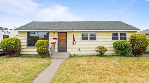 1712 N 16th Ave, Pasco, WA 99301