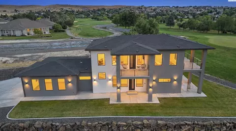 2931 W 36th Ave, Kennewick, WA 99337