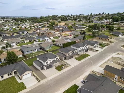 308 Victoria St, Sunnyside, WA 98944