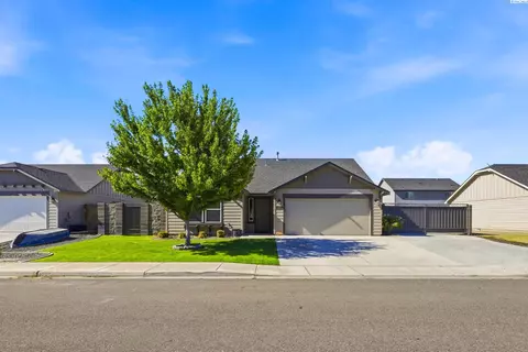 6913 Rogue Dr, Pasco, WA 99301