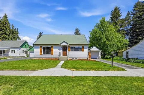 306 W Steptoe St, Oakesdale, WA 99158