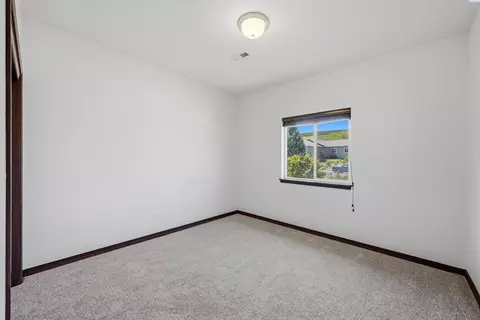 Bedroom - 1030 SW Corral Ct, Pullman, WA 99163 photo 6 of 7