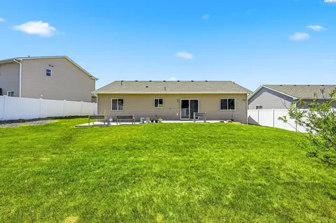 Exterior - 1030 SW Corral Ct, Pullman, WA 99163 photo 2 of 7