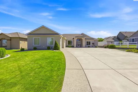 4305 Norma Loop, West Richland, WA 99353
