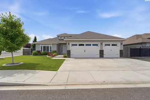 7045 W 31st Pl, Kennewick, WA 99338