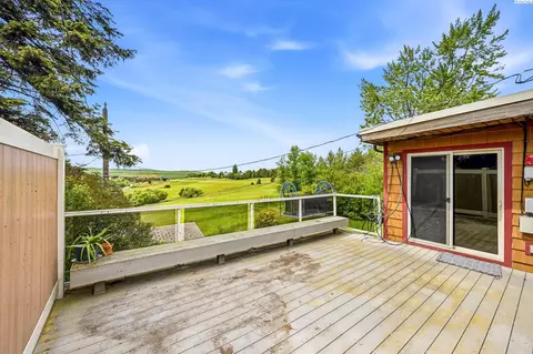 Exterior - 1315 Douglas Dr, Pullman, WA 99163 photo 1 of 11