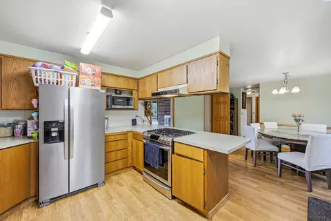 Kitchen - 1315 Douglas Dr, Pullman, WA 99163 photo 4 of 4