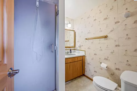 Bath - 1315 Douglas Dr, Pullman, WA 99163 photo 1 of 3