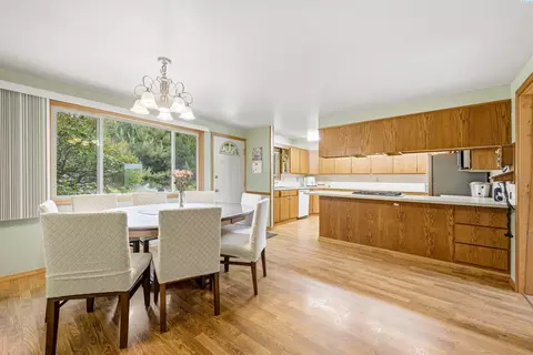 Dining - 1315 Douglas Dr, Pullman, WA 99163 photo 1 of 2