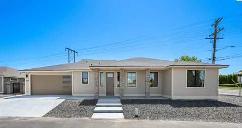 1821 S Union St, Kennewick, WA 99338