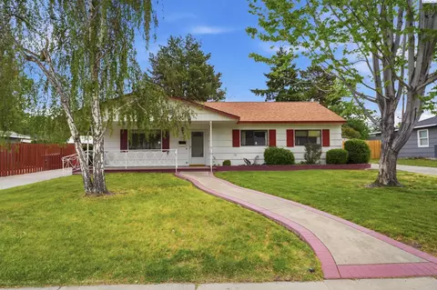 1310 Cottonwood Dr, Richland, WA 99352