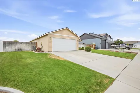 5512 Coolidge Ct, Pasco, WA 99301