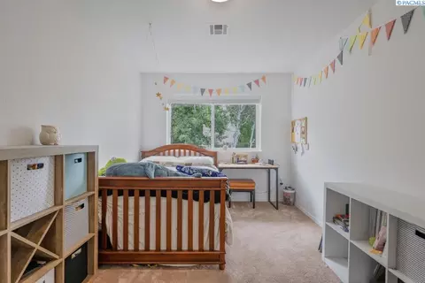 Bedroom - 2345 NW Ridgeline Dr, Pullman, WA 99163 photo 6 of 6