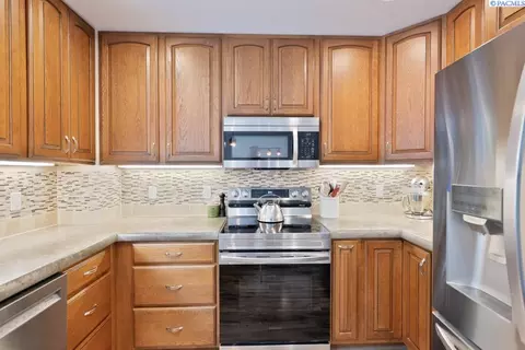 Kitchen - 2345 NW Ridgeline Dr, Pullman, WA 99163 photo 5 of 5