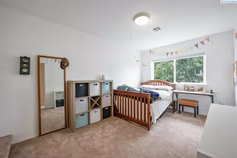 Bedroom - 2345 NW Ridgeline Dr, Pullman, WA 99163 photo 5 of 6