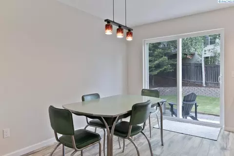 Dining - 2345 NW Ridgeline Dr, Pullman, WA 99163 photo 1 of 2