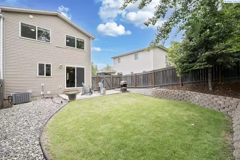 Exterior - 2345 NW Ridgeline Dr, Pullman, WA 99163 photo 6 of 8