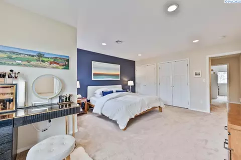 Bedroom - 2345 NW Ridgeline Dr, Pullman, WA 99163 photo 3 of 6