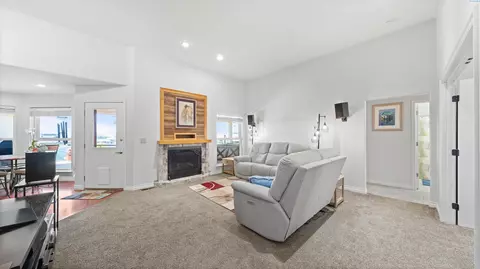 Living - 4810 Mojave Dr, Pasco, WA 99301 photo 1 of 2