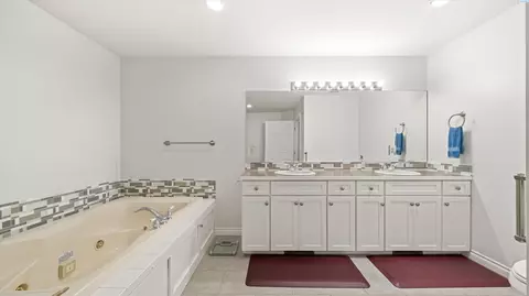 Bath - 4810 Mojave Dr, Pasco, WA 99301 photo 3 of 4