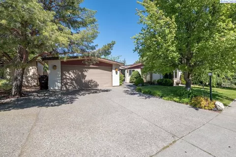 100 NW Lancer Ln, Pullman, WA 99163