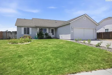 8412 Holborn Ln, Pasco, WA 99301 photo 2