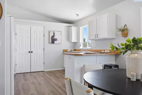 8412 Holborn Ln, Pasco, WA 99301 photo 9