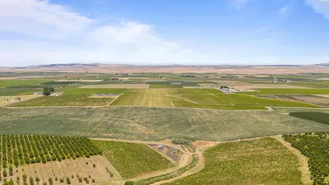 1000 Nka Gap Rd, Prosser, WA 99350