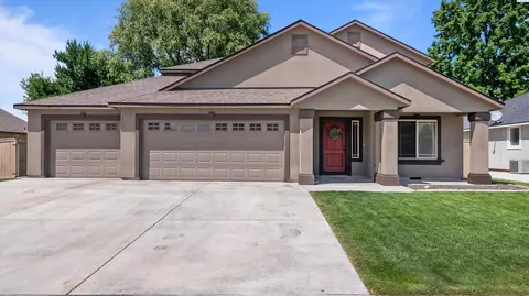 931 N Oklahoma St, Kennewick, WA 99336