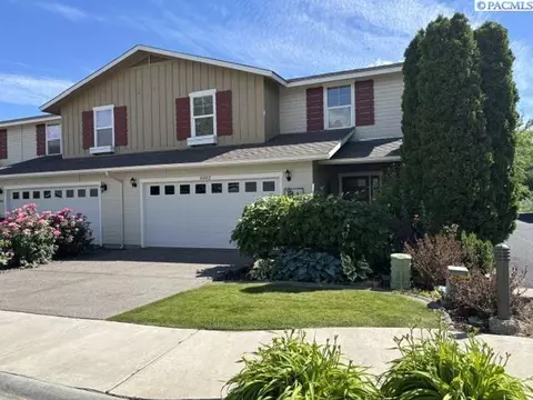 8002 Vialago Pkwy, Zillah, WA 98953