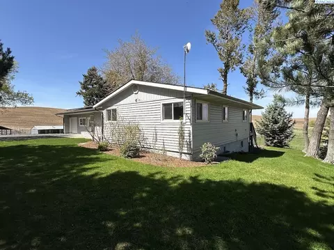 Exterior - 19572 Sr 194, Pullman, WA 99163 photo 7 of 14