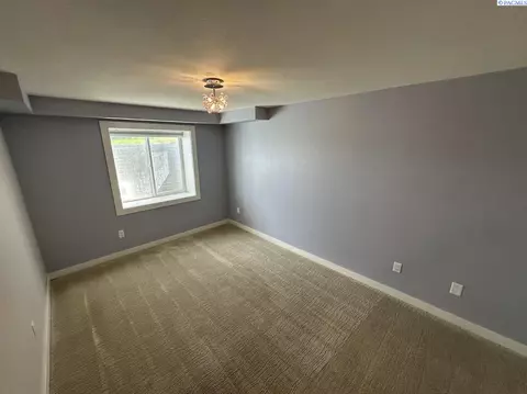 Bedroom - 19572 Sr 194, Pullman, WA 99163 photo 6 of 7
