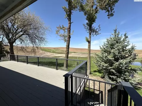 Exterior - 19572 Sr 194, Pullman, WA 99163 photo 10 of 14