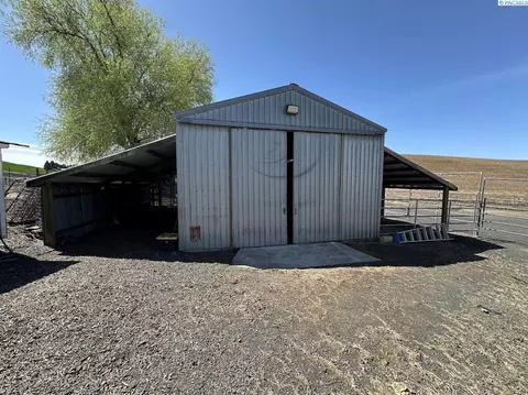 Exterior - 19572 Sr 194, Pullman, WA 99163 photo 2 of 14
