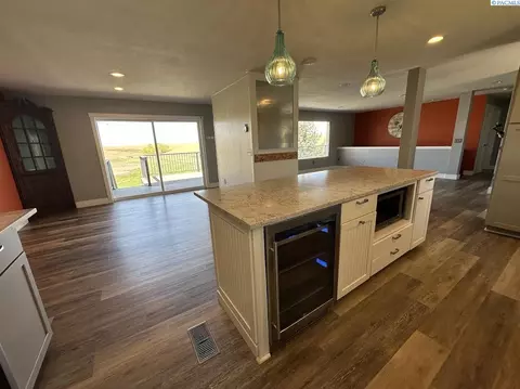 Kitchen - 19572 Sr 194, Pullman, WA 99163 photo 3 of 4