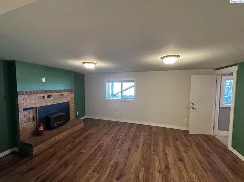 Living - 19572 Sr 194, Pullman, WA 99163 photo 4 of 4