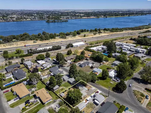 1217 N Union St, Kennewick, WA 99336