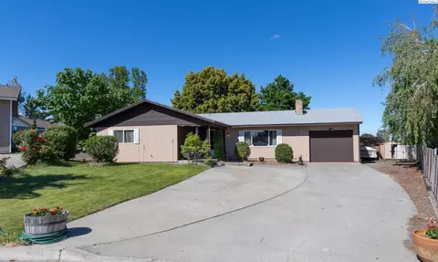 737 Darrin Ct, Sunnyside, WA 98944