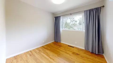 Bedroom - 1000 NE Duncan Ln, Pullman, WA 99163 photo 1 of 3