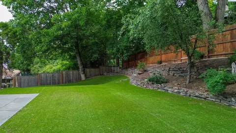 Exterior - 1000 NE Duncan Ln, Pullman, WA 99163 photo 6 of 6