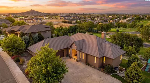 4004 W 42nd Ave, Kennewick, WA 99338