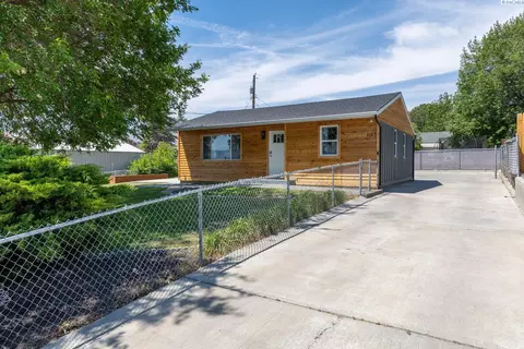 1103 11th St, Benton City, WA 99320