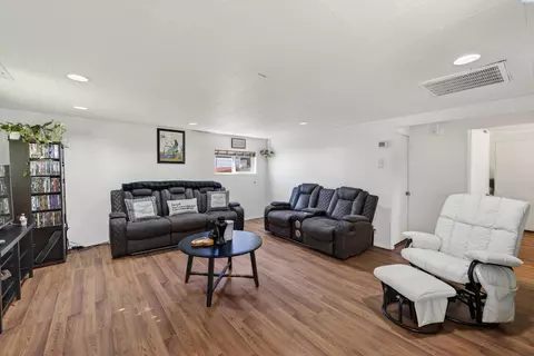 715 Thayer Dr, Richland, WA 99352