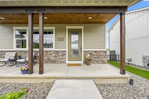 605 SW Cayuse St, Pullman, WA 99163 photo 2