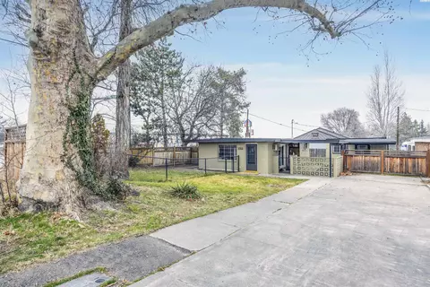 2722 W 7th Ave, Kennewick, WA 99336