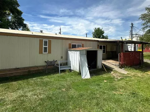 1110 N Clay St #3, Colfax, WA 99111