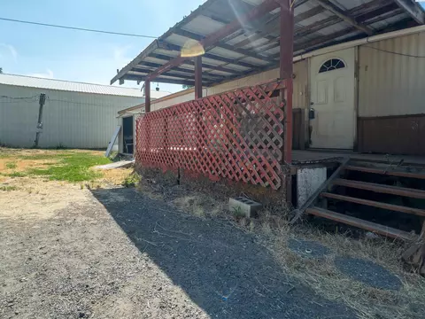1110 N Clay St #3, Colfax, WA 99111