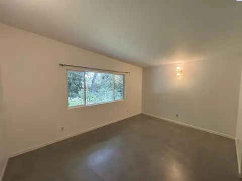 Living - 905 SE Kamiaken St, Pullman, WA 99163 photo 4 of 4