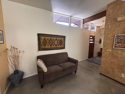 Entry Way - 905 SE Kamiaken St, Pullman, WA 99163 photo 3 of 5
