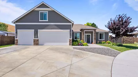 3547 Curtis Dr, West Richland, WA 99353